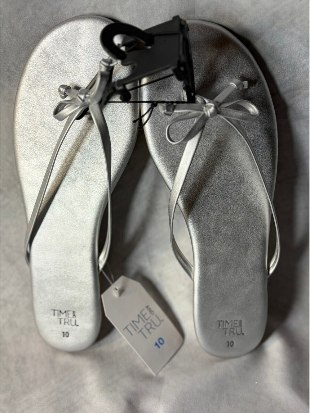 Time and Tru Bow Thong Sandals Womens 10 Silver NWT